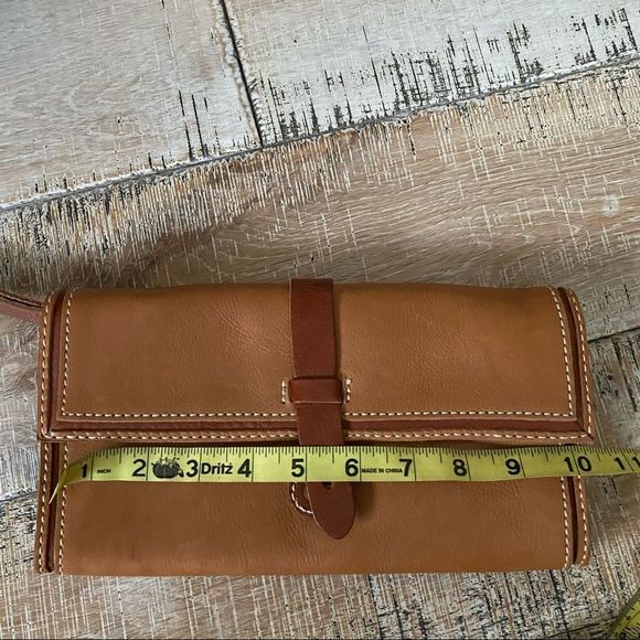 madewell • the dispatch clutch wristlet - Picture 9 of 11